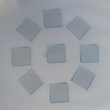 50x50x1,1 мм, на по-малко от 17 Ω / кв. м, лабораторно прозрачно проводящее стъкло с покритие от оксид, калай, легирани с флуорид (FTO)